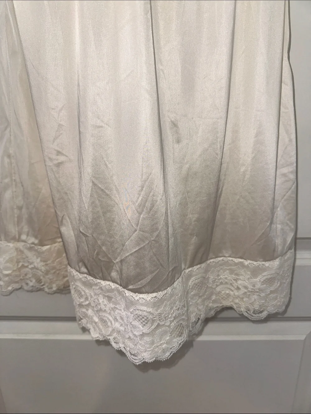 Vintage 60s/70s Creamy White Half Slip with Lace Hem - Picture 3 of 4
